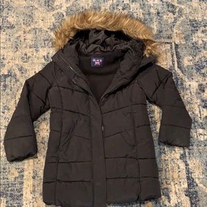 Girls black puffer coat. Size 7/8.